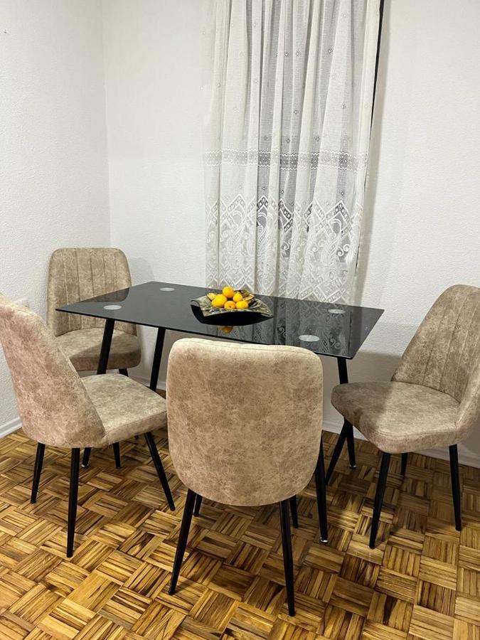 דירות Bosanska Dubica Stan Na Dan Kozarska Dubica מראה חיצוני תמונה