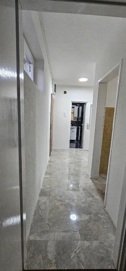 דירות Bosanska Dubica Stan Na Dan Kozarska Dubica מראה חיצוני תמונה