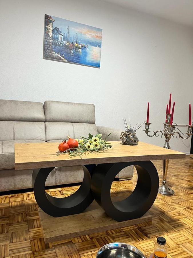 דירות Bosanska Dubica Stan Na Dan Kozarska Dubica מראה חיצוני תמונה