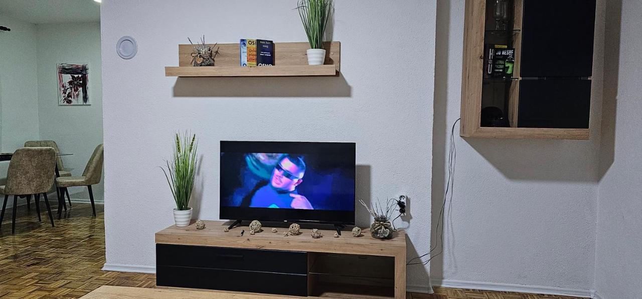 דירות Bosanska Dubica Stan Na Dan Kozarska Dubica מראה חיצוני תמונה